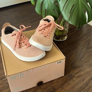Allbirds Wasatch light pink tree slippers